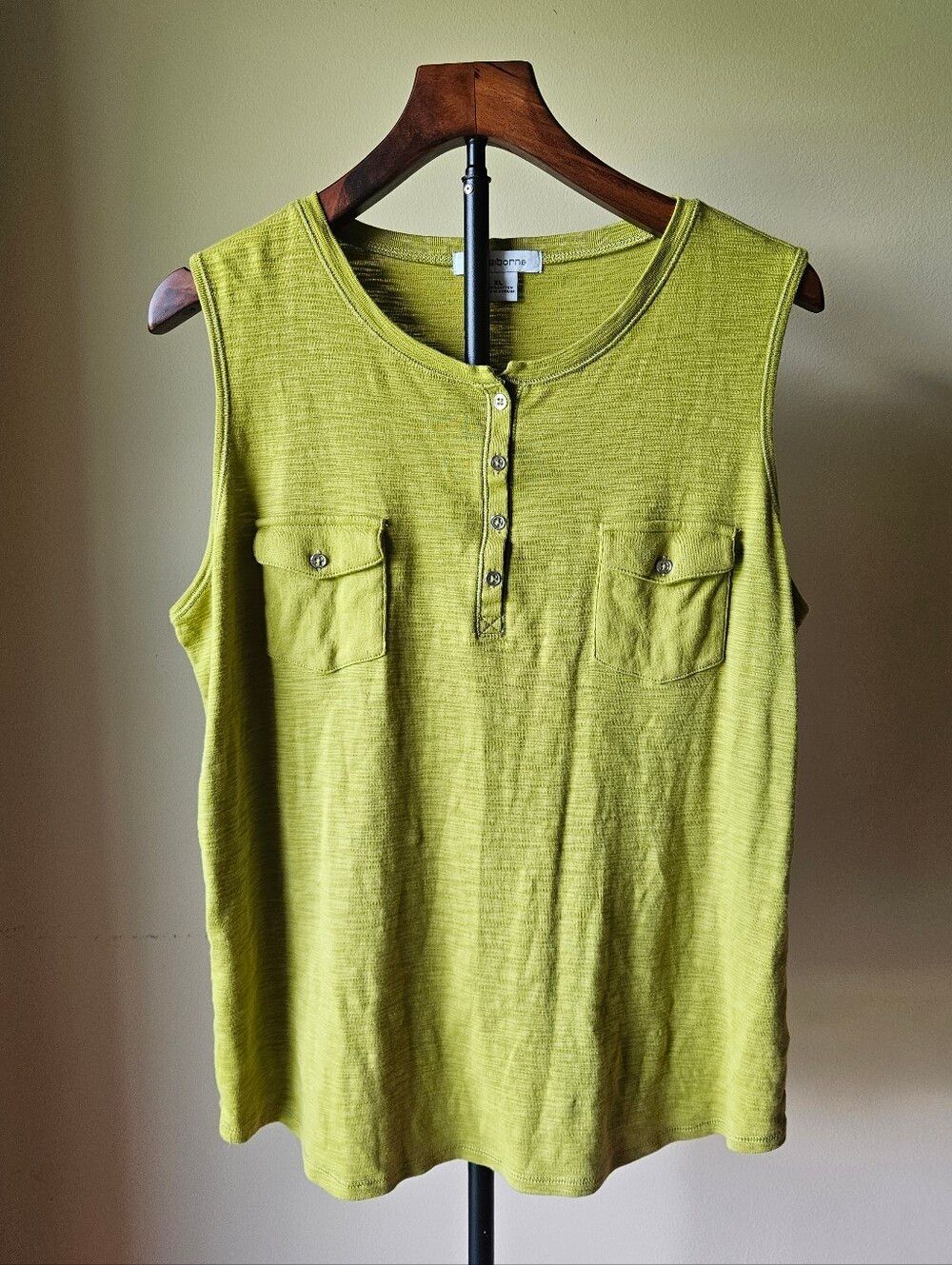 Liz Claiborne Sleeveless Button Neckline Tank in Chartreuse Green Size XL